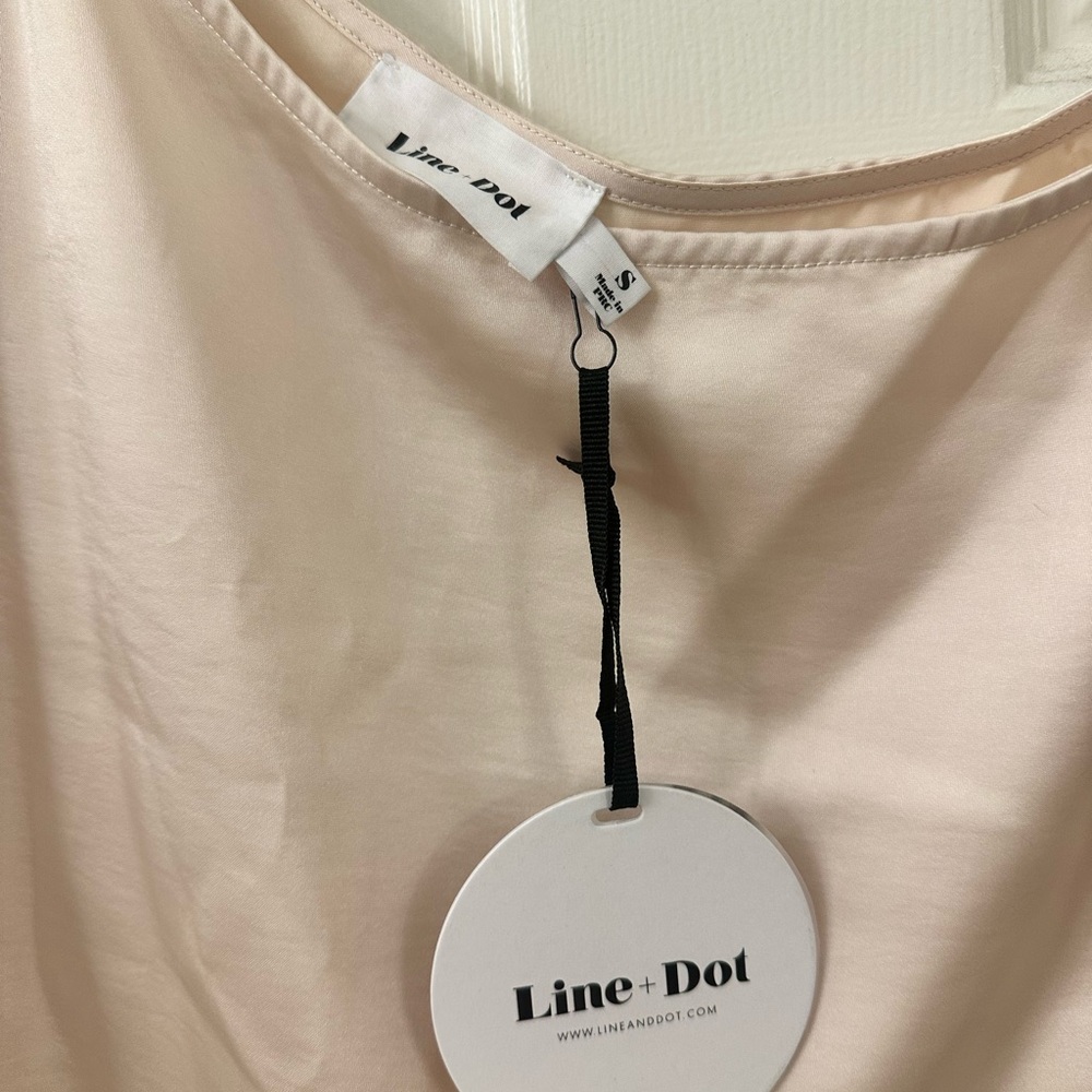 Line & Dot Women's Cream Top - Picture 2 of 5